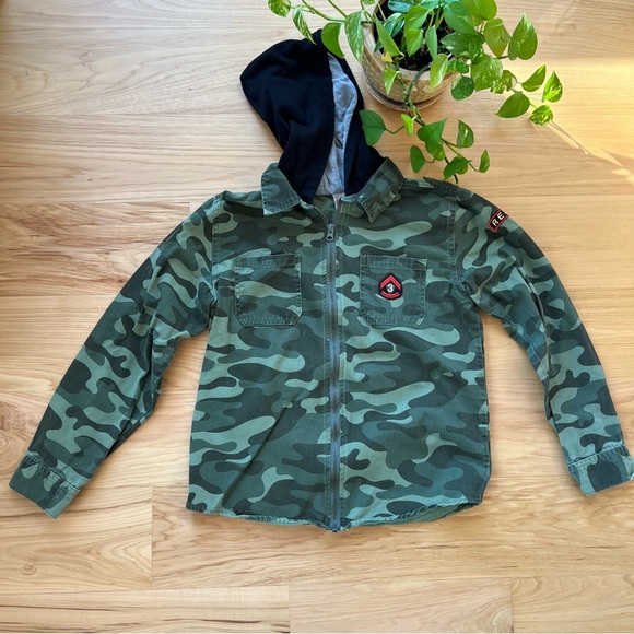 CAMO HOODIE DENIM UNISEX JACKET SIZE XL  14-16 - Picture 1 of 8